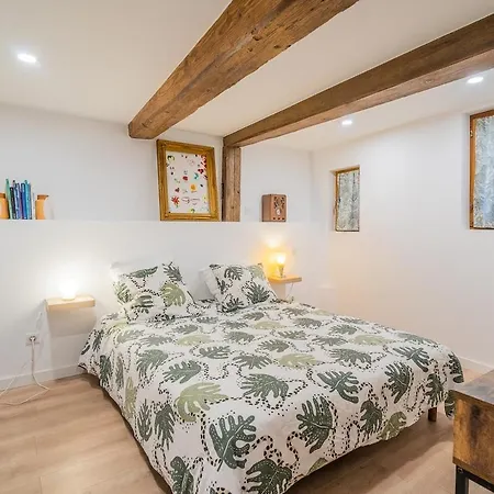 Au Stammtisch - Cozy, Rustic And Authentic *